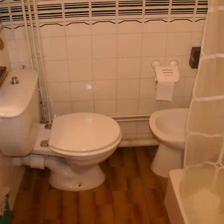 16, Heliopolis Fgh Au Village Naturiste Agde